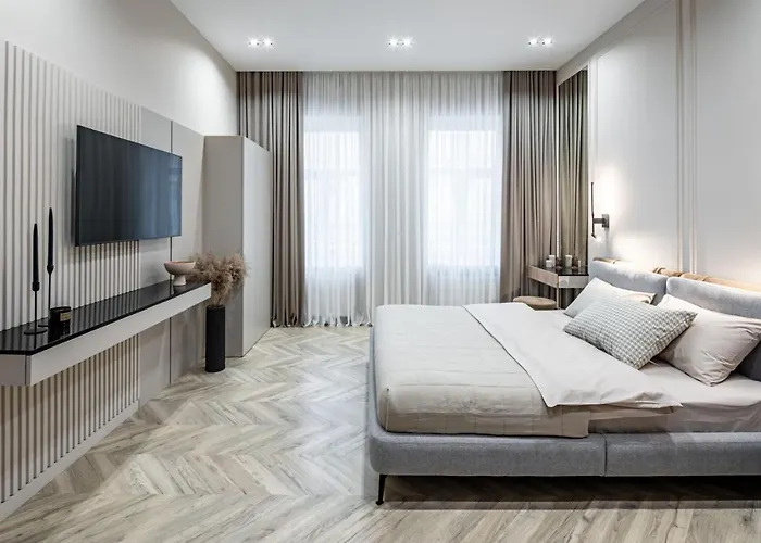 Apartment On Kulisha 28