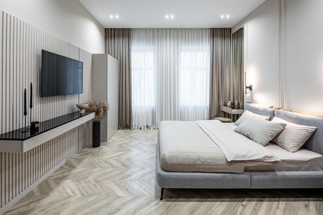 Apartment On Kulisha 4 *